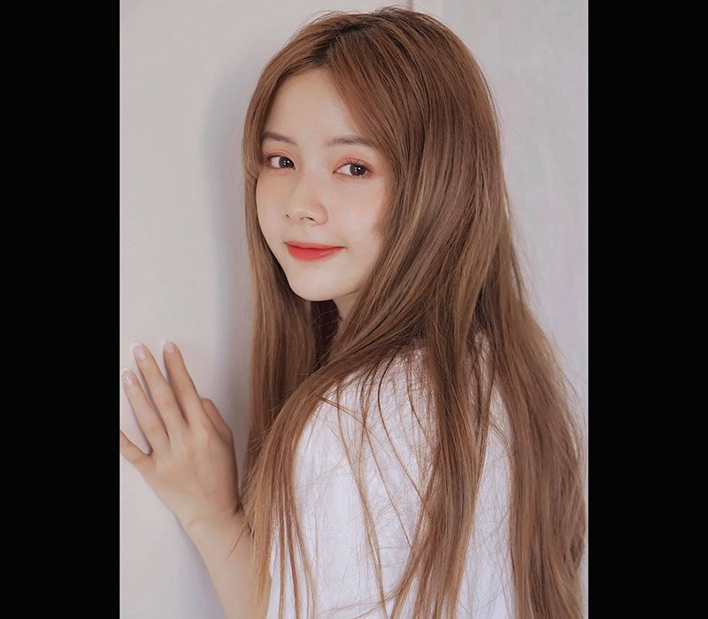 Với vẻ đẹp băng thanh ngọc khiết cùng một lượng người hâm mộ hùng hậu với gần 600K người theo dõi, Lan Hương giờ đây là một ngôi sao sáng của vũ trụ webdrama.