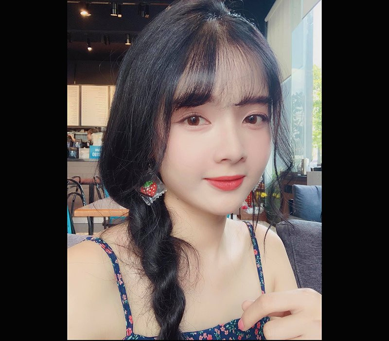 Cận cảnh nhan sắc không tuổi của nữ diễn viên trẻ đang được cộng đồng mạng hết sức mến mộ và theo dõi từng ngày.