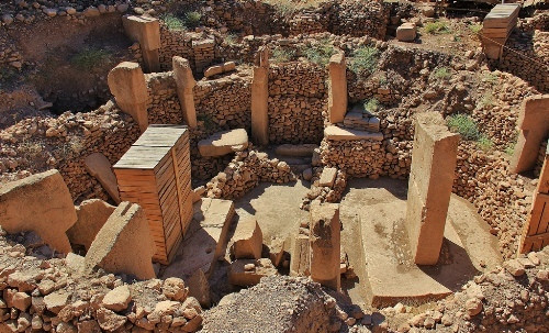 Quá trình xây dựng khu đền cổ Göbekli Tepe đòi hỏi số lượng nhân công lớn và tập trung. Đây là điều chưa từng xảy ra trước đó.