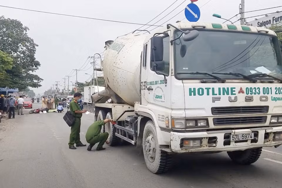 Tin nong 3/11: Can bo cong an bi xe bon can tu vong