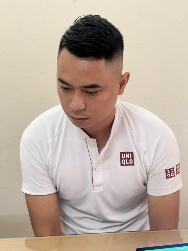 Sáng ngày 13/11, Công an tỉnh Bắc Ninh phối hợp với Cục An ninh mạng và phòng, chống tội phạm sử dụng công nghệ cao Bộ Công an phá thành công chuyên án, bắt giữ 06 đối tượng trong đường dây tham gia đánh bạc qua mạng bằng hình thức cá độ bóng đá qua trang Bong88 (Manga88.com) với tổng số tiền hơn 1.000 tỷ đồng. (Ảnh: CAND)