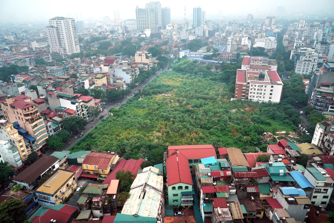 Theo quy hoạch 1/500 của khu đất đã được Sở Quy hoạch và Kiến trúc Hà Nội chấp thuận tại Công văn 1724 ngày 2-6-2011, ô đất ký hiệu 09-TH có diện tích khoảng 3.535 m² được xác định để xây trường học.