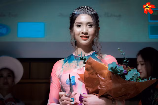 Sau hành trình gần 2 tháng, cuộc thi Hoa khôi du học sinh Việt Nam tại Nhật - Miss VYSA 2017 đã tìm ra người chiến thắng trong đêm chung kết diễn ra tối 14/1 tại Holywood Hall, Roppongi Hills, thủ đô Tokyo, Nhật Bản.