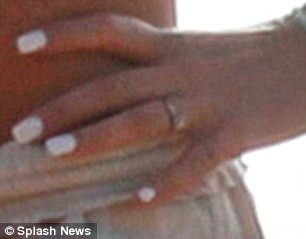 Trải qua nhiều mối tình và 2 cuộc hôn nhân tan vỡ với Allen Alexander và Kevin Federline, Britney Spears từng thừa nhận cô không muốn nghĩ tới chuyện kết hôn thêm lần nào nữa. Tuy nhiên một số nguồn tin lại cho rằng cô khao khát được gây dựng gia đình với tình mới Sam Asghari.