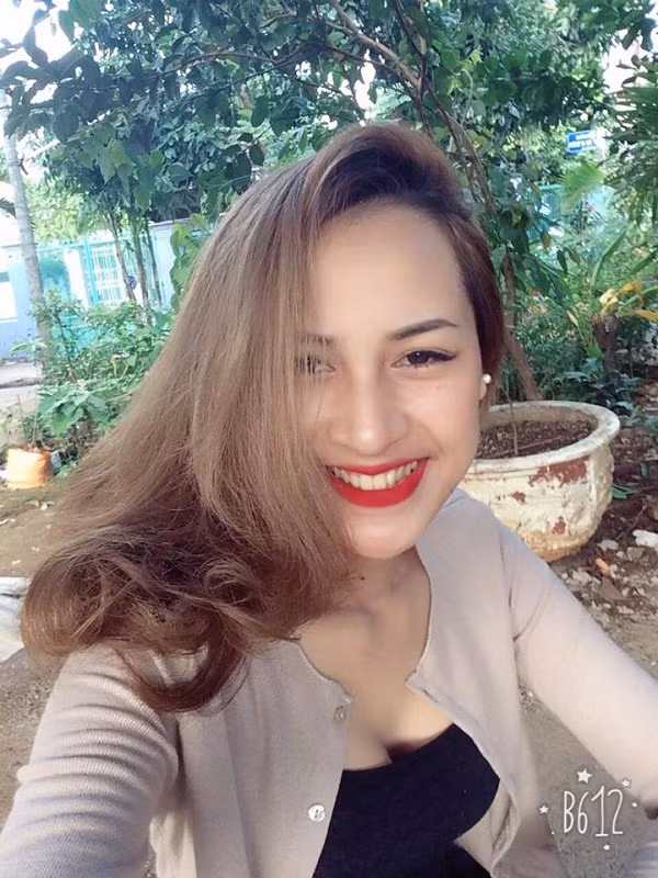 Mặc dù luôn bị nhầm là con lai, nhưng H ‘Duyên Bkrông khẳng định từ ông bà đến cha mẹ cô đều là người Ê-Đê chính gốc.