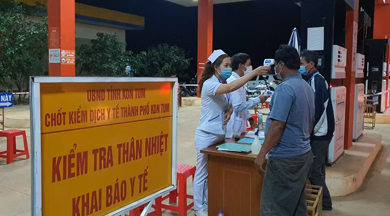  6. KonTum: Công tác kiểm soát dịch bệnh được tổ chức mọi địa điểm ở KonTum.