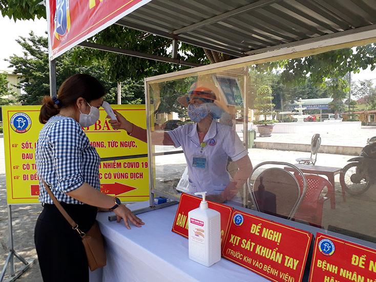  5. Quảng Bình: Ngày 9/5, Giám đốc Sở Y tế tỉnh Quảng Bình Nguyễn Đức Cường cho biết hiện trên địa bàn tỉnh Quảng Bình đã phát hiện 2 trường hợp F1 về thành phố Đồng Hới có liên quan đến các bệnh nhân Ng.T.T.Ng (Đà Nẵng) và H.T.Ng.C (Thừa Thiên-Huế). Các biện pháp phòng dịch đã được ngành Y tế Quảng Bình khẩn trương triển khai thực hiện. Tính đến 9h ngày 10/5, tỉnh này vẫn chưa ghi nhận ca nhiễm.