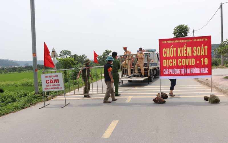  4. Bắc Ninh: Thực hiện giãn cách toàn xã hội từ 14h ngày 9/5 sau khi ghi nhận nhiều ca dương tính SARS-CoV-2 tại xã Mão Điền (79 ca nhiễm), huyện Thuận thành.
