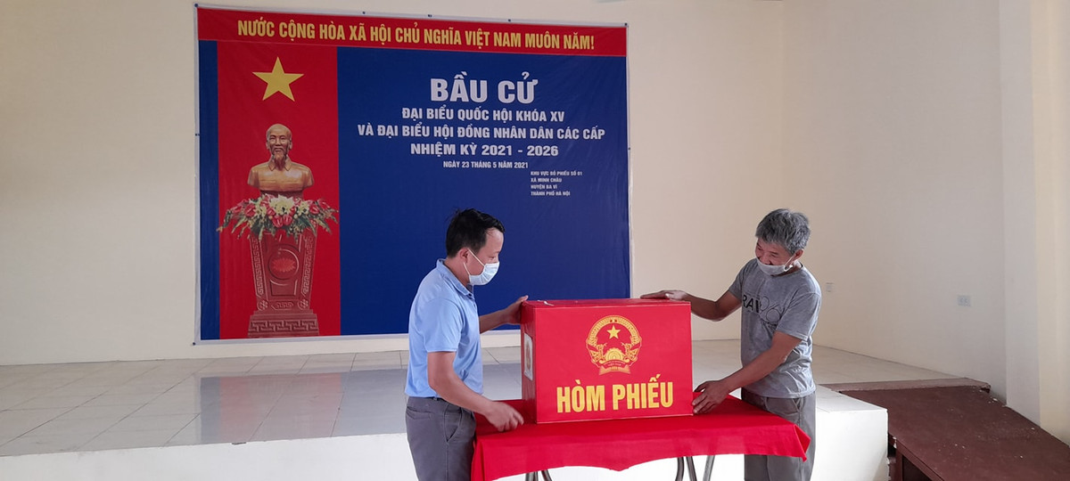 Cử tri Thủ đô Hà Nội phấn khích vì chuẩn bị được cầm lá phiếu để bầu ra những vị Đại biểu Quốc hội, Đại hiểu HĐND mà mình tin tưởng.