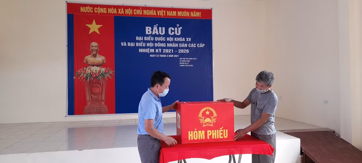 Cử tri Thủ đô Hà Nội phấn khích vì chuẩn bị được cầm lá phiếu để bầu ra những vị Đại biểu Quốc hội, Đại hiểu HĐND mà mình tin tưởng.