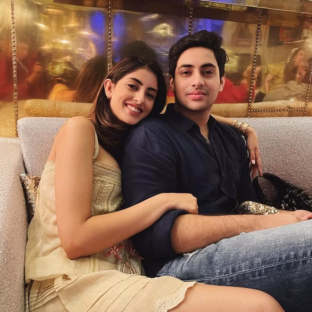 Nàng rich kid thường xuyên đăng ảnh tình cảm bên nửa kia trên trang cá nhân. Anh cũng là người ủng hộ cô hết lòng trong công việc và cuộc sống. Ảnh: @navyananda. 