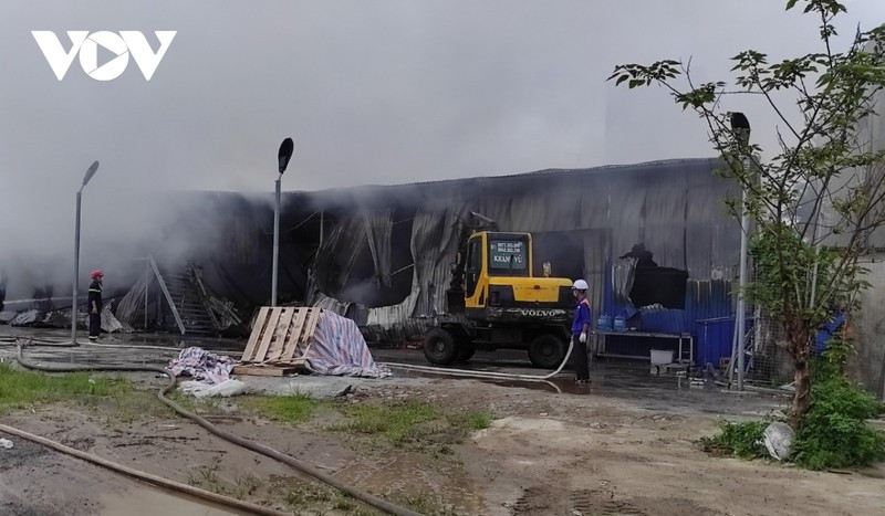  Hỏa hoạn ở TP. Hải Phòng: Sáng 29/5, đám cháy thiêu rụi nhà xưởng lắp ráp bóng đèn trên phố An Trì, phường Hùng Vương, quận Hồng Bàng (thành phố Hải Phòng). Ngọn lửa cùng khói trắng nghi ngút bốc lên, bao trùm toàn bộ nhà xưởng rộng khoảng 200 m2. May mắn không thiệt hại về người.