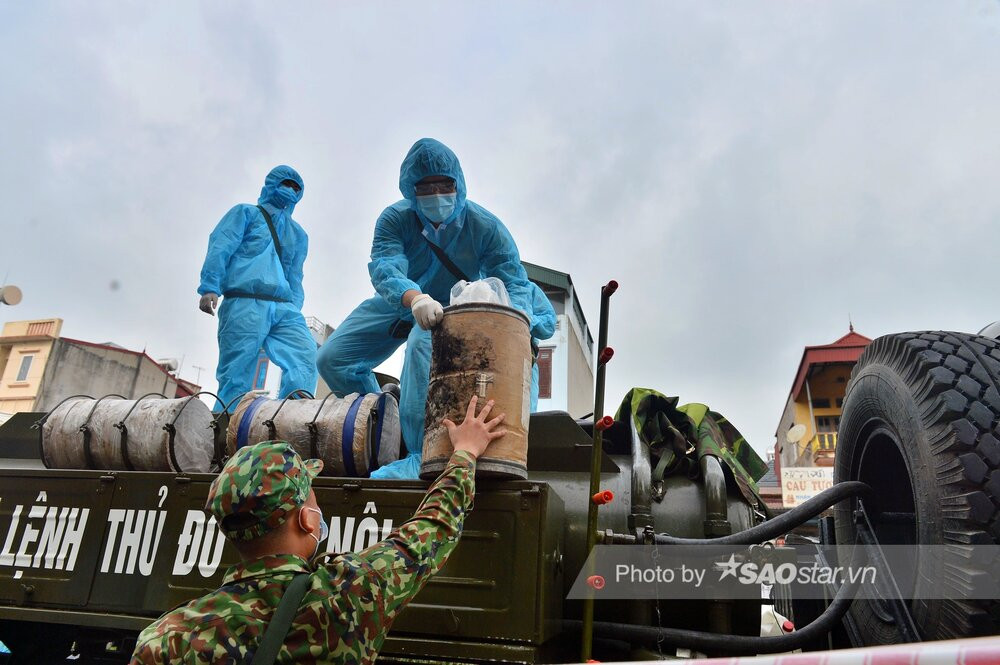 Vào ngày 7/5, UBND huyện Thường Tín đã ban hành quyết định phong tỏa tạm thời phố Tía, thôn Tử Dương, thôn An Dương, thôn Đông Duyên, xã Tô Hiệu; có phương án bảo đảm đời sống cho người dân tại khu vực phong tỏa, mở rộng lấy mẫu xét nghiệm. Hiện huyện Thường Tín đã ghi nhận 10 ca nhiễm COVID-19.
