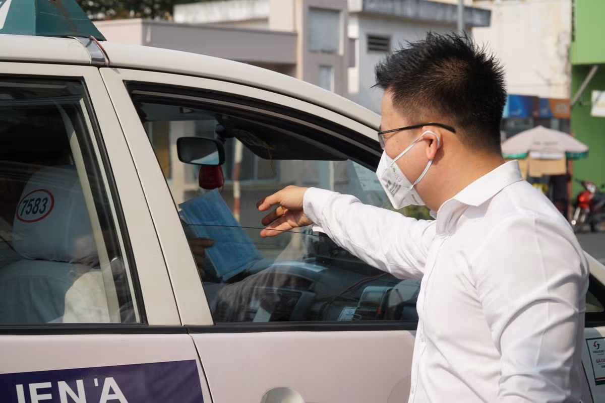 Tang hang ngan khau trang phong virus Corona cho nguoi dan TP HCM-Hinh-6