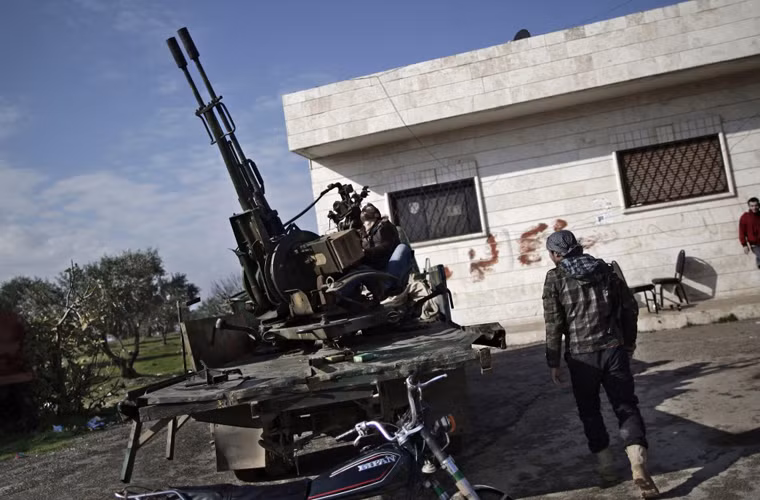 Các loại hỏa lực này hầu hết đều có nguồn gốc từ Liên Xô, ví dụ như pháo phòng không 23mm ZU-23-2; pháo phòng không 37mm M1939; pháo phòng không 57mm AZP S-6; súng máy phòng không ZPU; pháo phòng không tự hành ZSU-23-4; tên lửa vác vai SA-7, Igla-1, Igla-S...