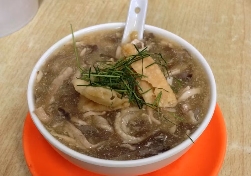 Trong y học Trung Quốc, thịt rắn được biết đến như một loại thực phẩm mang tính "dương" hoặc thực phẩm mang lại nhiệt cho cơ thể.