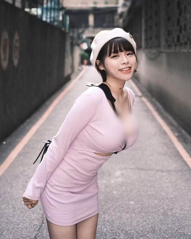 Chỉ một bức ảnh khoe dáng nuột trong trang phục bó sát, Tương Nhi cũng có thể thu hút tới hơn 30.000 lượt thích và tương tác.