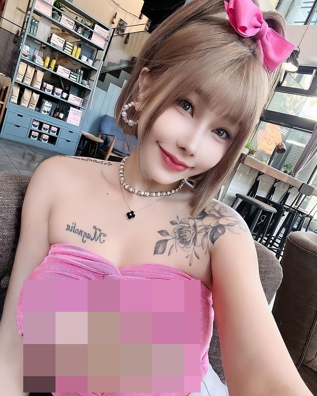 Trương Hi Hi tuy không sở hữu chiều cao khủng với đôi chân dài miên man thế nhưng cô nàng lại có những lợi thế khác.