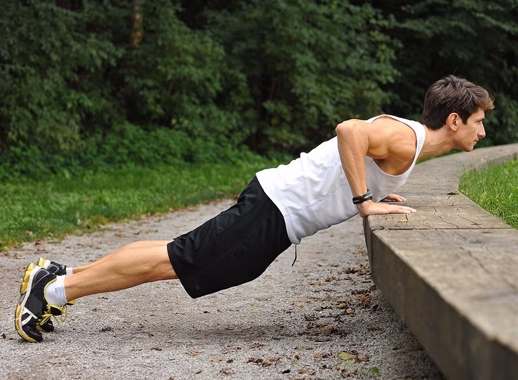 Nguoi cuc kho mac ung thu co 3 diem chung nay-Hinh-2