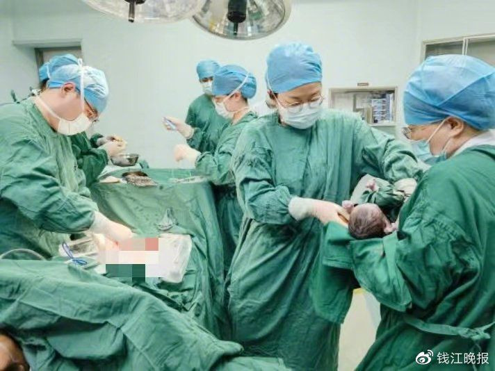 An mot mieng ot, thai phu 38 tuan sac mau suyt chet vi...