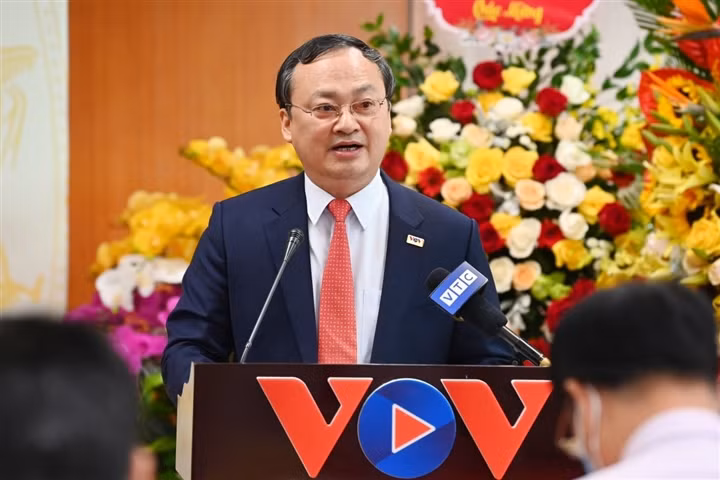 Trao quyet dinh bo nhiem ong Do Tien Sy lam TGD Dai Tieng noi Viet Nam-Hinh-3