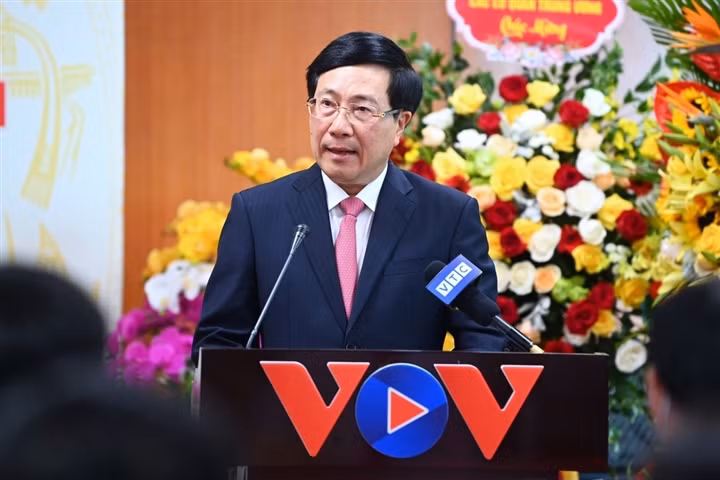 Trao quyet dinh bo nhiem ong Do Tien Sy lam TGD Dai Tieng noi Viet Nam-Hinh-2