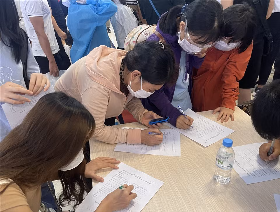 Nguoi dan bay tu TP HCM ve Ha Noi can lam gi?-Hinh-6