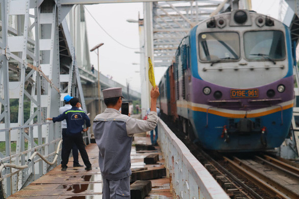 Công nghệ xây dựng Bình Lợi tương tự cầu Long Biên với tổng công trình sư, đốc công người Pháp, còn thợ thuyền làm việc chủ yếu do người Việt đảm nhiệm.