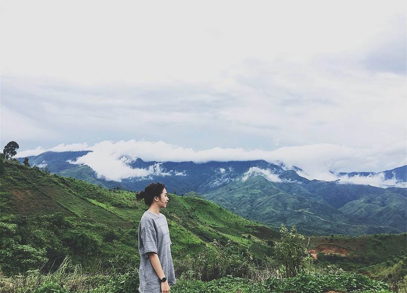 Đèo Pha Đin: Tên gọi đèo Pha Đin nguyên gốc xuất xứ từ tiếng Thái, Pha Đin, trong đó Pha nghĩa là "Trời", Đin là "Đất" hàm nghĩa nơi đây là chỗ nơi đất trời gặp nhau. Đây là đèo núi trên quốc lộ 6 ở giáp ranh giữa xã Phổng Lái huyện Thuận Châu tỉnh Sơn La và xã Tỏa Tình huyện Tuần Giáo tỉnh Điện Biên.