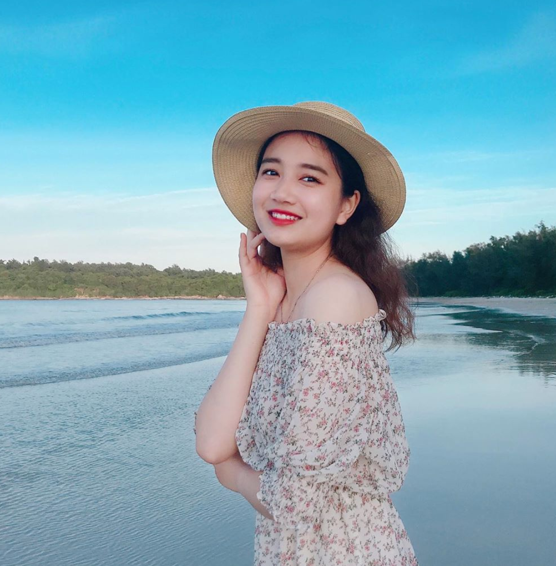 Phương Lan ngoài đời thường có phong cách thời trang trẻ trung, đúng tuổi. Nhan sắc mộc mạc giúp cô thiện cảm hơn khi lên sóng truyền hình. Ngược lại khi dẫn sóng, nàng hoa khôi thường khoác lên mình phong cách công sở, đảm bảo tính lịch thiệp, sang trọng và kín đáo nên có chút già dặn và trưởng thành hơn.