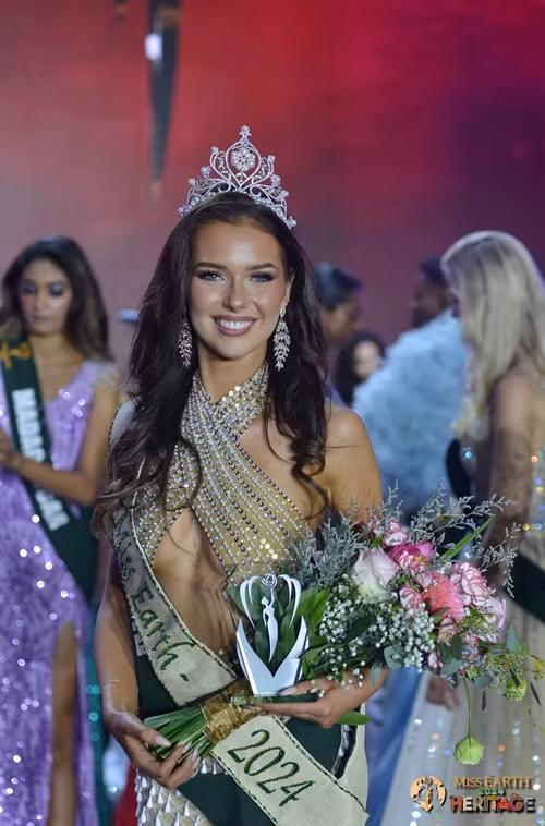 Hoa hậu Không khí (Á hậu 1) thuộc về đại diện Iceland Hrafnhildur Haraldsdottir. Ảnh: FB Miss Earth.