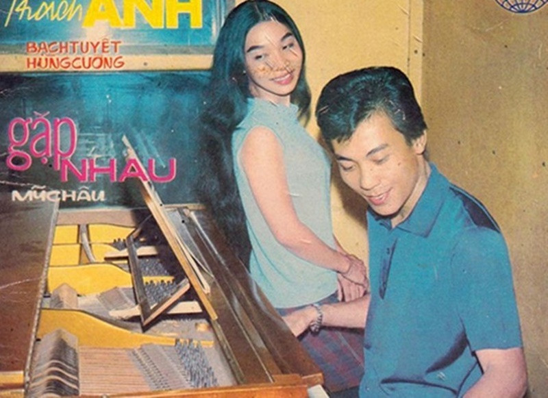 Từ năm 1966, nghệ sĩ Bạch Tuyết cùng Hùng Cường trở thành cặp đôi nổi tiếng ở Đoàn Dạ Lý Hương trong các vở tuồng: Bạch Hải Đường, Tuyệt tình ca, Cho trọn cuộc tình, Trăng thề vườn Thúy. Tên tuổi nghệ sĩ Bạch Tuyết còn gắn liền với các vở: Thái hậu Dương Vân Nga (vai Thái hậu), Đời cô Lựu (vai cô Lựu), Lục Vân Tiên (vai Kiều Nguyệt Nga). Ảnh: Dân Việt.