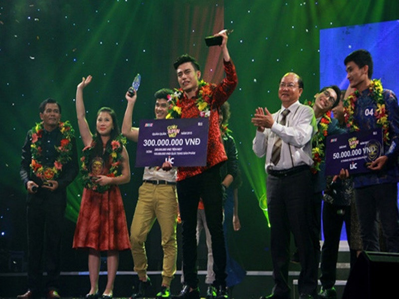 Năm 2015, anh đoạt quán quân Cười xuyên Việt. Ảnh: Người Đưa Tin.