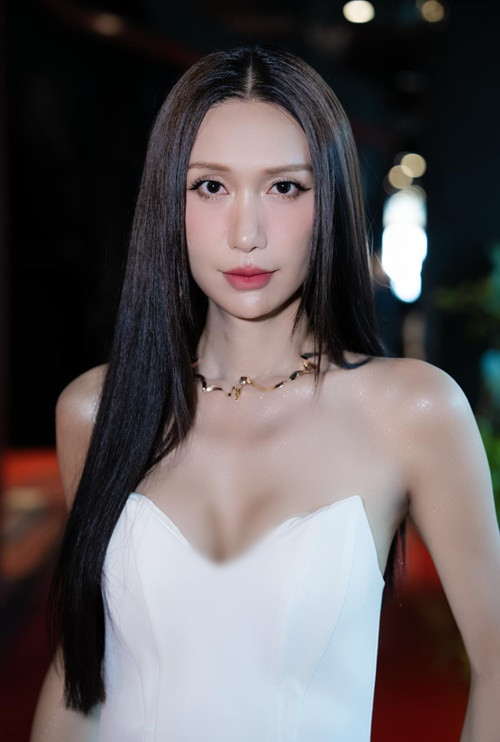 Nhan sắc ngày càng nữ tính, ca sĩ Lynk Lee tự tin đăng ký tham gia cuộc thi Miss International Queen Vietnam 2025 - Hoa hậu Chuyển giới Việt Nam 2025. Ảnh: FB Lynk Lee.