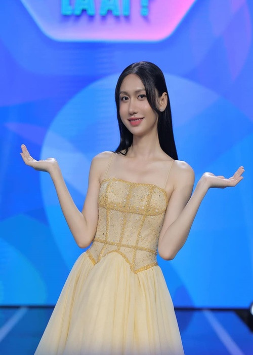 Quá trình chuyển giới của Lynk Lee không chỉ tốn kém mà còn đau đớn. Theo Lynk Lee, thời gian đầu sau khi nâng ngực, cô nhức đến độ không thể đưa tay lên. Ảnh: FB Lynk Lee.