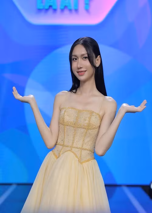 Quá trình chuyển giới của Lynk Lee không chỉ tốn kém mà còn đau đớn. Theo Lynk Lee, thời gian đầu sau khi nâng ngực, cô nhức đến độ không thể đưa tay lên. Ảnh: FB Lynk Lee.