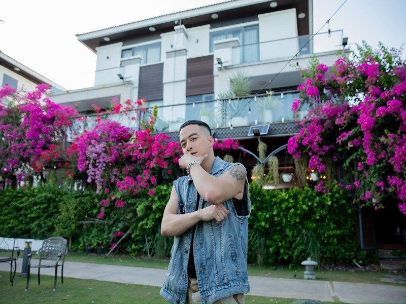 Biệt thự của Cao Thái Sơn rộng 200 m2, trị giá gần 30 tỷ đồng. Nam ca sĩ mua nhà vào tháng 9/2020.