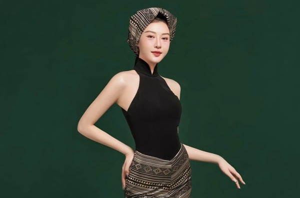 Nguyễn Thị Diễm (nghệ danh Hồng Diễm) là một trong 60 thí sinh lọt đội hình chung kết Hoa hậu Quốc gia Việt Nam mùa đầu tiên. Cô sinh năm 1998, quê Cao Bằng, là người dân tộc Tày, tốt nghiệp Cao đẳng Sân khấu Điện ảnh TP.HCM. Người đẹp chia sẻ mục tiêu cô đến với cuộc thi là chinh phục vương miện hoa hậu.