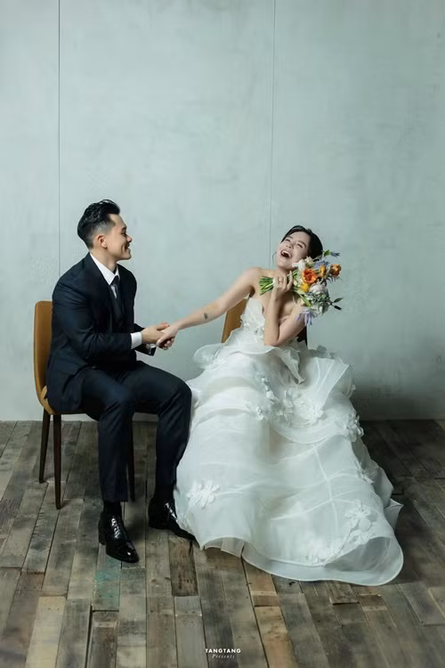 Chồng Thái Trinh tên Thái Minh, làm việc trong ngành nhựa.