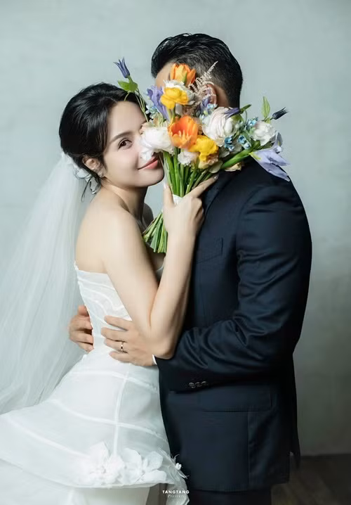 Nữ ca sĩ được cầu hôn vào tháng 1/2024.