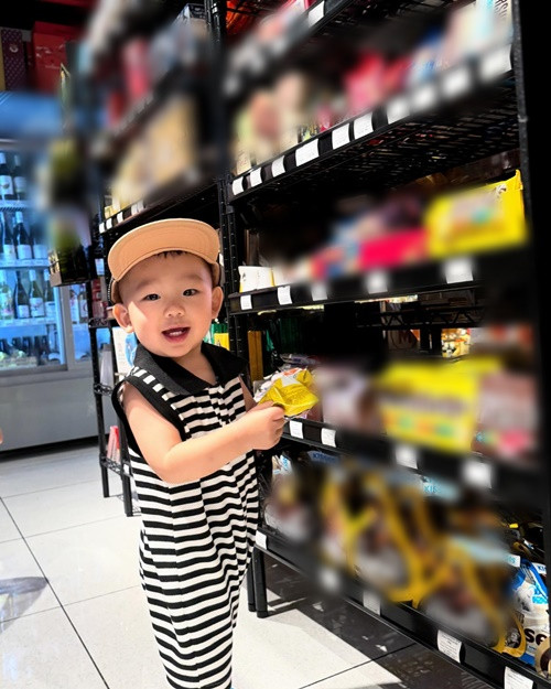 Con trai Minh Hằng sở hữu gương mặt kháu khỉnh, vóc dáng khá bụ bẫm. Ảnh: Instagram bé Mỡ.