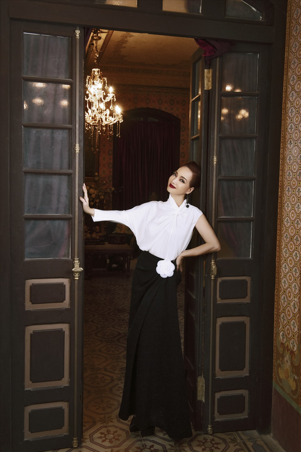 Ở tuổi 60, chị vẫn sung sức với các dự án phim như: "Gái già lắm chiêu", "Nơi giấc mơ tìm về"... Diễn xuất của chị được khán giả đánh giá cao.