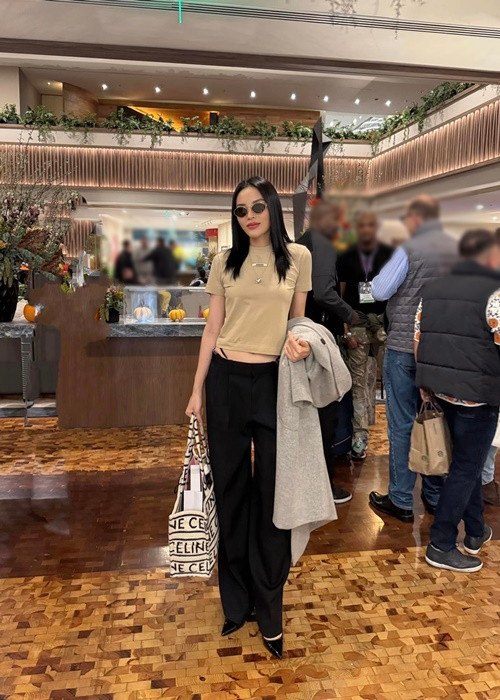 Sau chung kết Miss Universe 2024, Hoa hậu Kỳ Duyên tiếp tục ở Mexico. Mới đây, cô ghé thăm Đại sứ quán Việt Nam ở Mexico.