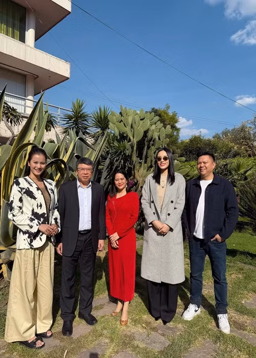 Nàng hậu tươi rói trong những ngày cuối ở Mexico.