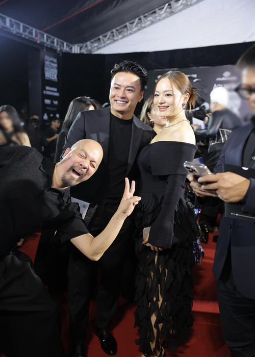 Tại sự kiện, Hồng Đăng hội ngộ nhiều đồng nghiệp như Lan Phương, Hồng Diễm, Bảo Thanh...