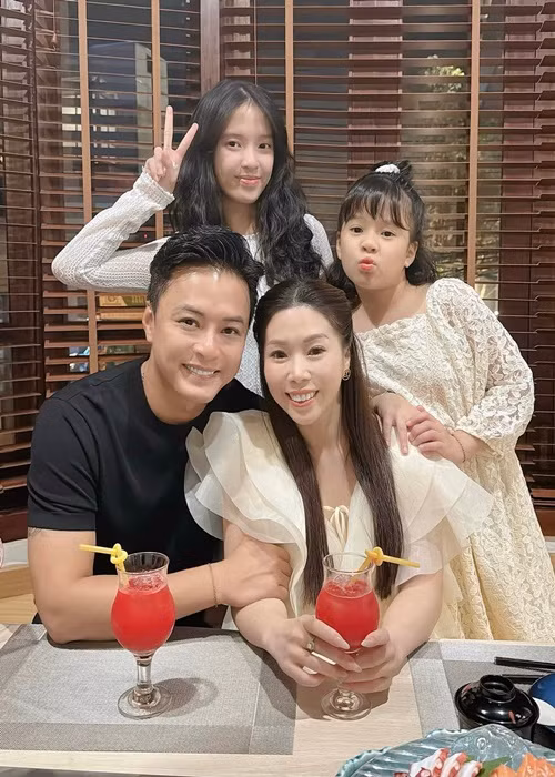 Hồng Đăng dành cho người bạn đời những lời ngọt ngào.