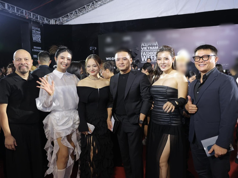 Tại sự kiện Hồng Đăng hội ngộ Ngọc Hân, Thanh Hương (thứ hai bên phải).