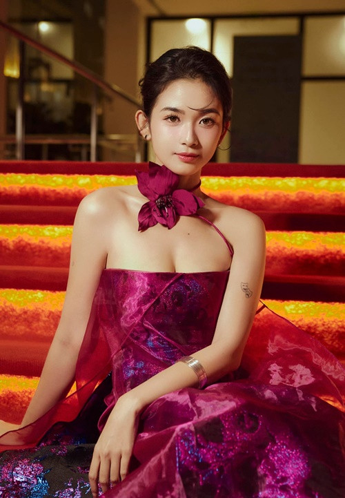 Ngọc Xuân từng đóng MV Vì sao sáng của Lam Trường, phim Giấc mơ của mẹ (năm 2022).