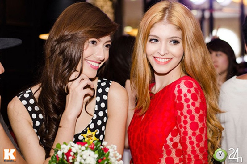 Andrea từng bị Hồng Quế tố mượn 10 triệu đồng, trốn tránh không trả. Phía Andrea phủ nhận việc vay tiền của Hồng Quế. Ảnh: Khám Phá.