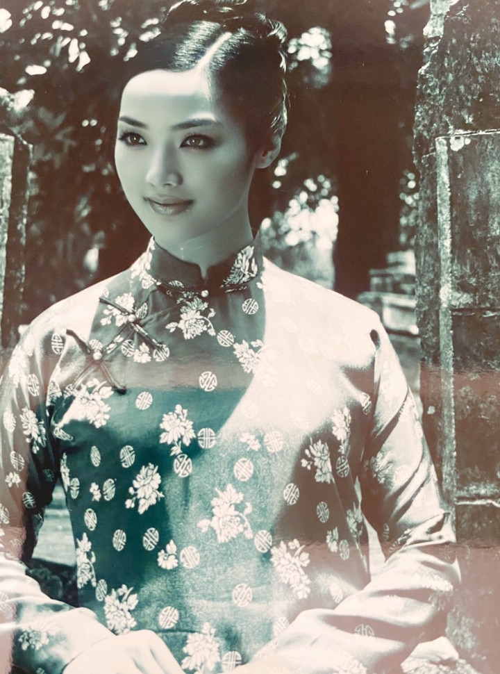 Vẻ đẹp đài các của Giáng My trong "Ngọn nến hoàng cung".